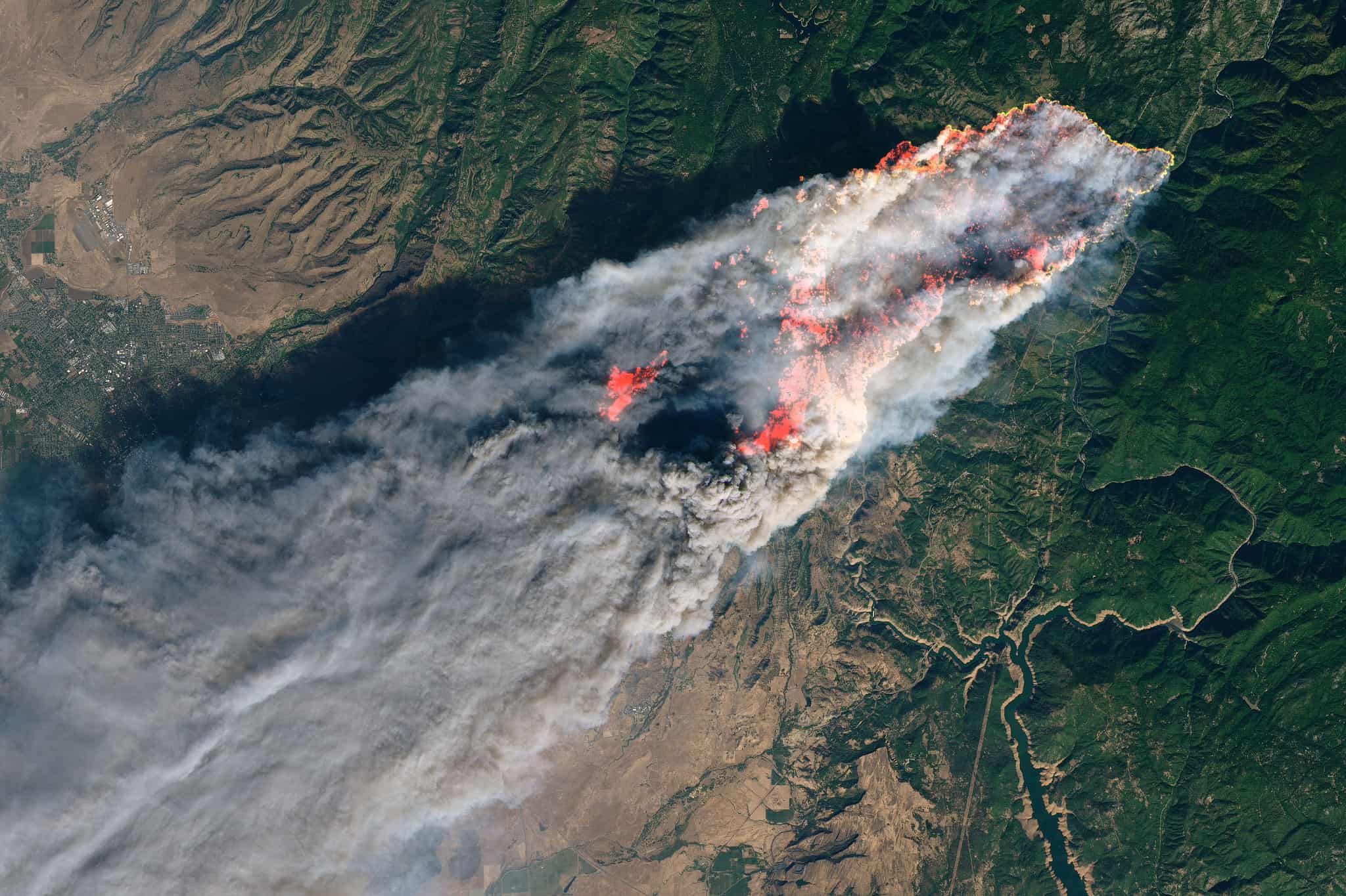 Here's What Smoke From California's Wildfires Looks Like From Space ...